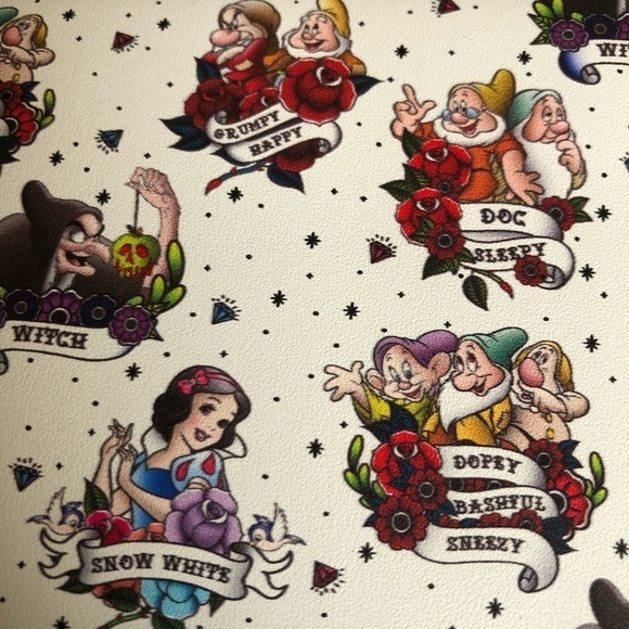 Loungefly Disney Snow White Tattoo Zip Around Wallet NWT - Picture 8 of 14